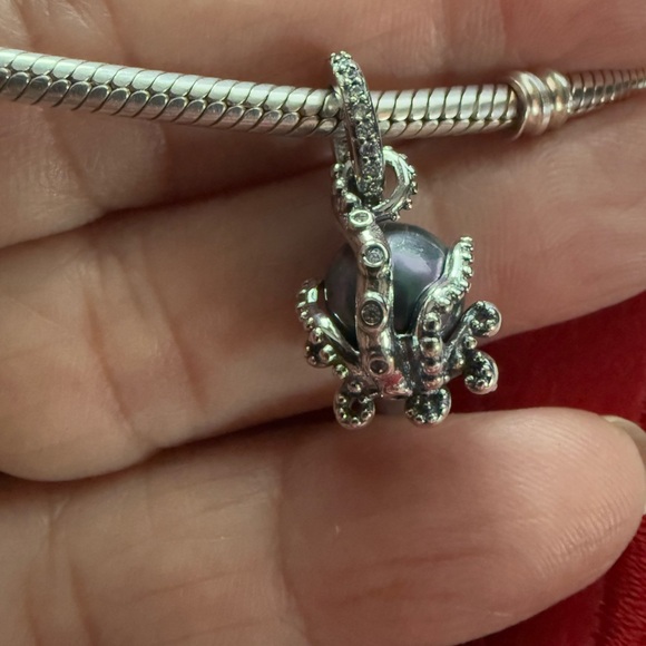 Silver Octopus Pendant with Black Pearl - Picture 5 of 7